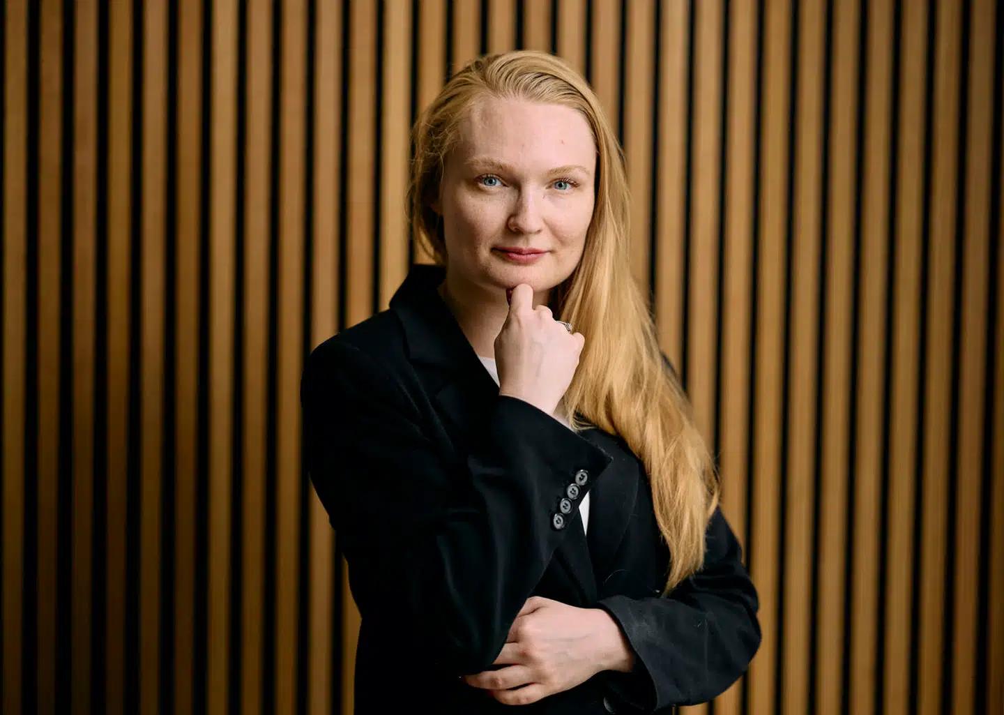 Annesofie Bonde Bach Mikkelsen er 32 år og mor til tre og har en kandidat i IT og ledelse. Hun fik sine to første børn, mens hun var under uddannelse. Det havde hun hørt fra mange var fordelagtigt. Det sidste barn fik hun, mens hun var i en virksomhed med under 250 ansatte. Det ville hun i dag ønske, at hun ikke havde gjort.