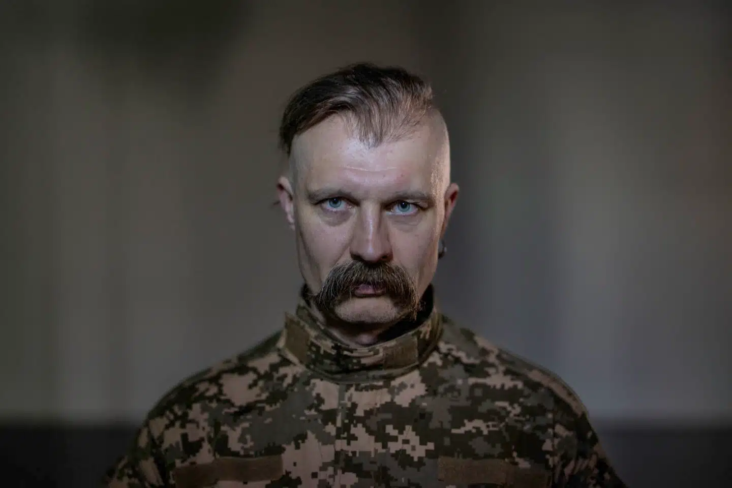 Kompagnichef Oleksandr Jabtjanka byder den amerikanske hjælpepakke velkommen. Men hjælpen udstiller samtidig et uløst ukrainsk problem, siger soldaten, der tre gange er blevet alvorligt såret i krigen.