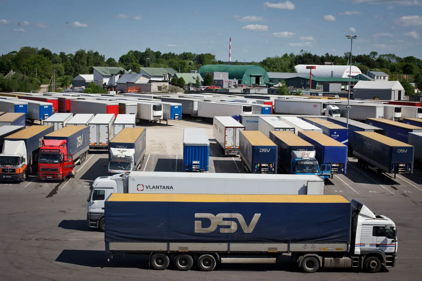 DSV-aktien bliver sendt ned onsdag morgen.