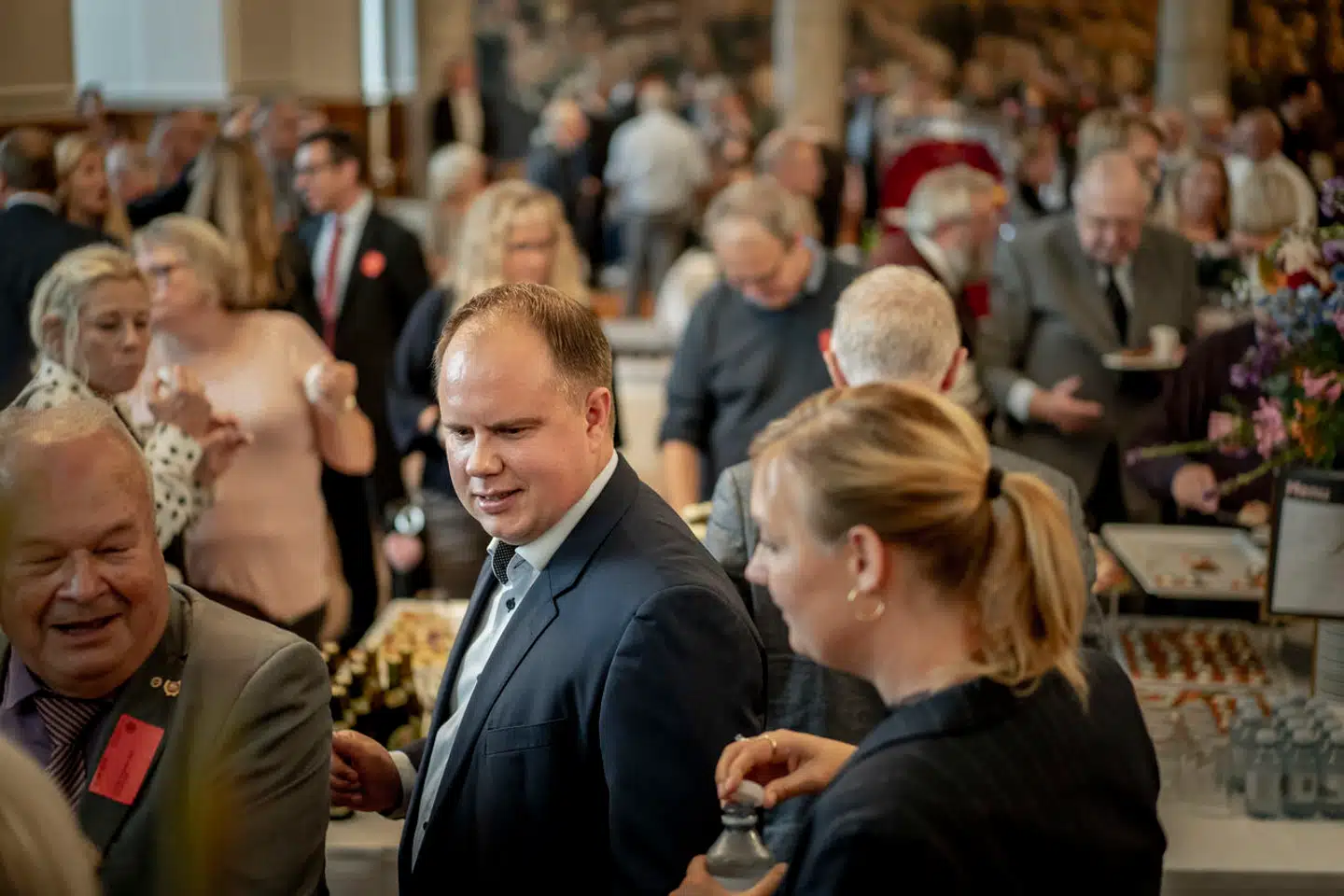 Martin Henriksen sad i Folketinget for Dansk Folkeparti fra 2015 til 2019 og arbejdede i en periode derefter for partiet. Her ses han til daværende DF-formand Kristian Thulesen Dahls fødselsdagsreception i 2019.