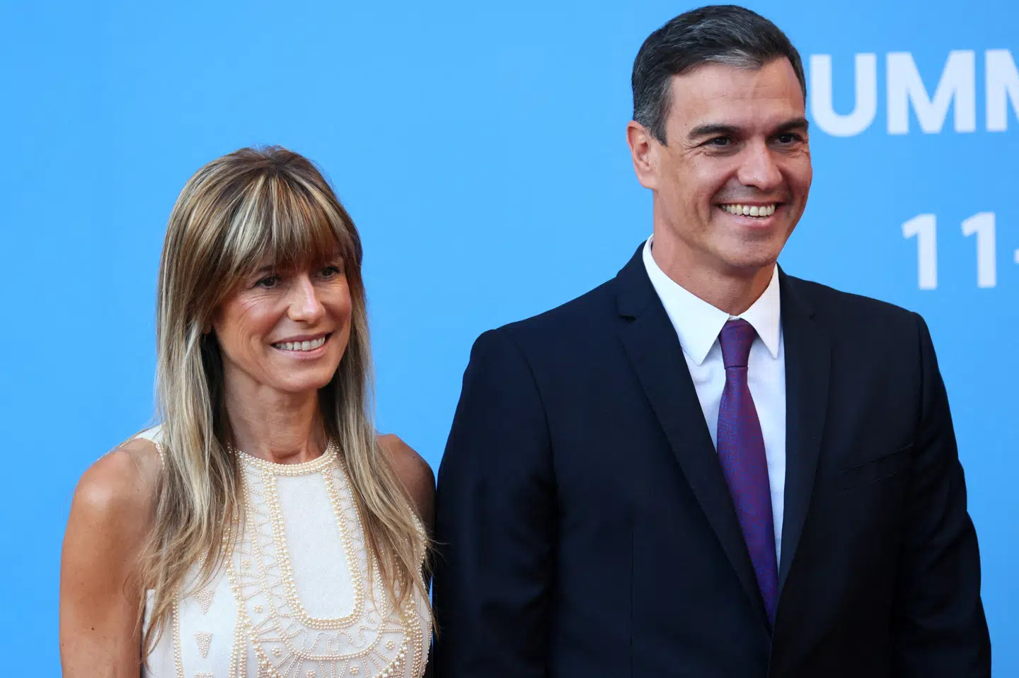 Spaniens premierminister, Pedro Sanchéz, ses her sammen med sin hustru, Begona Gomez, som mistænkes for korruption. (Arkivfoto).