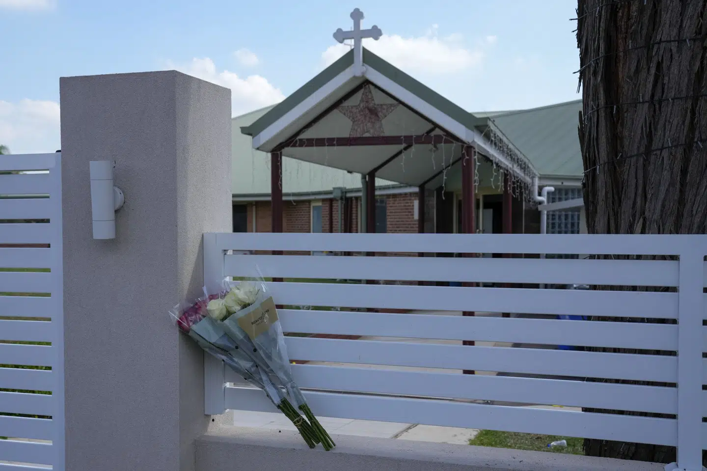 Yderligere fem teenagedrenge er blevet sigtet i sagen om et knivstikkeri i kirken Christ The Good Sheperd Church i den australske forstad Wakeley. Ifølge politiet er de fem en del af 16-årig drengs omgangskreds. Den 16-årige blev anholdt på gerningsstedet og er også sigtet. (Arkivfoto).