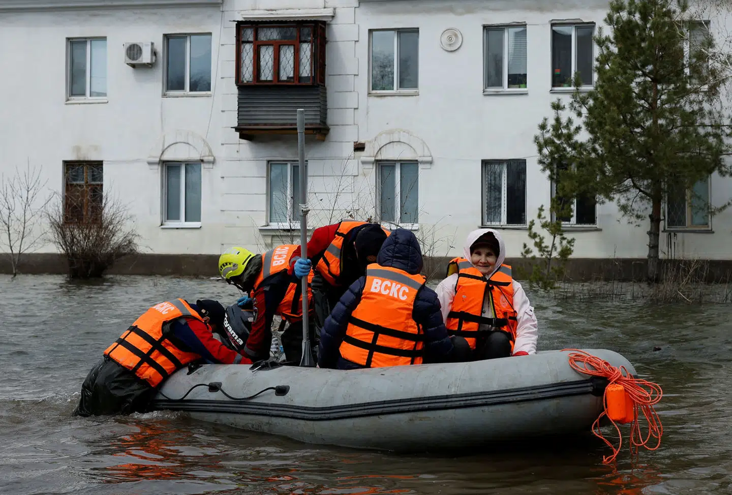 Oversvømmelserne gik ikke kun ud over Kurgan. Særligt Orsk i den russiske region Orenburg blev ramt.