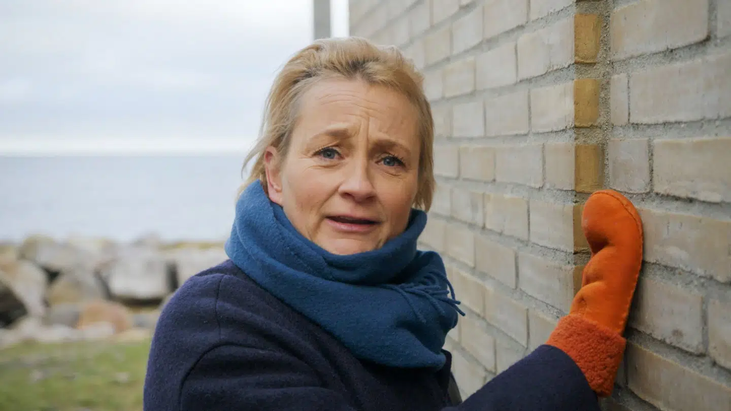 Havnehusene i Tejn på Bornholm er kun til at græde over. En behjertet velhaver burde få dem revet ned.