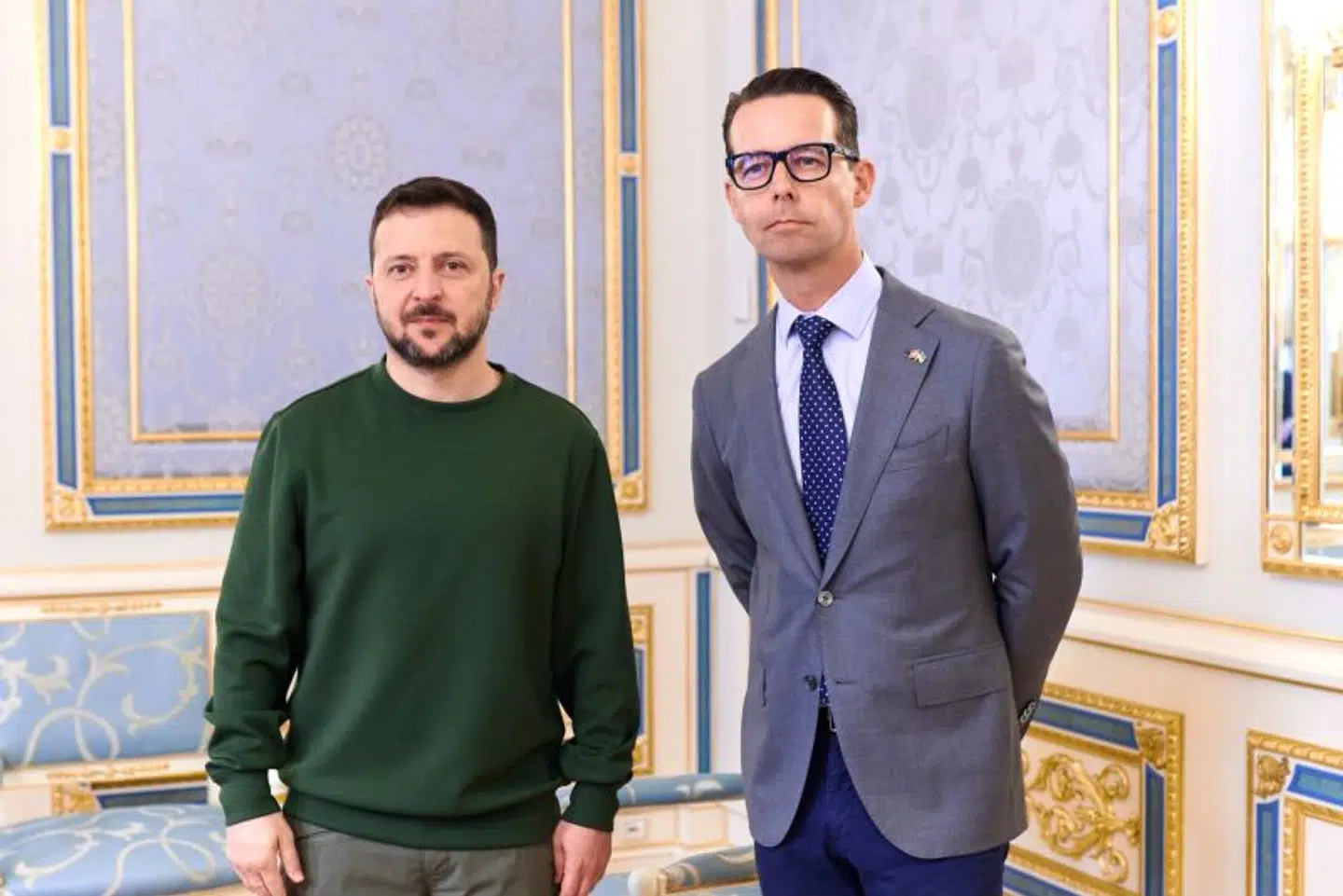 Jacob Aarup-Andersen, topchef i Carlsberg, sammen med Ukraines præsident, Volodymyr Zelenskyj. Billedet blev onsdag lagt op på Carlsberg-chefens LinkedIn-profil.