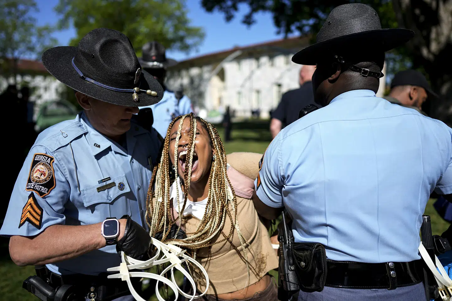 Politiet i Atlanta bekræfter, at betjente blandt andet har brugt kemiske stoffer - uden at uddybe nærmere.