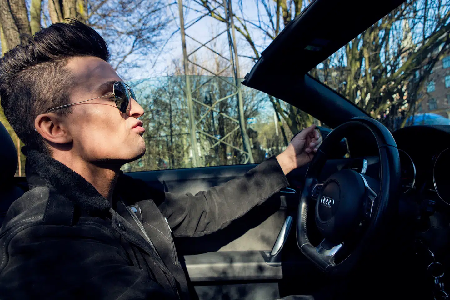 Gustav Salinas bag rattet i sin bil nummer to, en Audi TT Cabriolet.