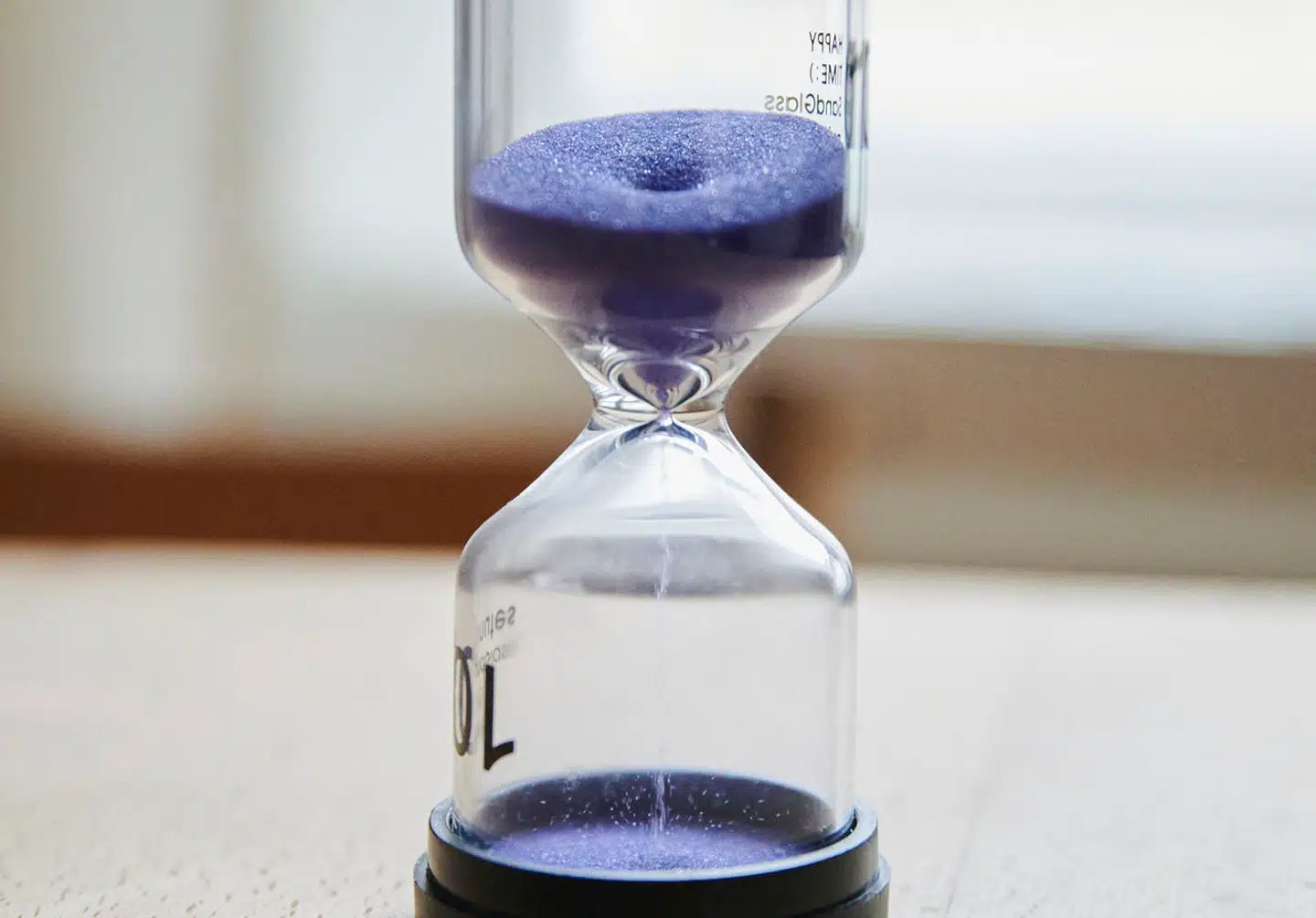 Tiden går og går, men hvornår er man egentlig gammel? Det viser sig, at der er mange forskellige holdninger til netop dette spørgsmål. Arkivfoto: Annette Riedl, Scanpix