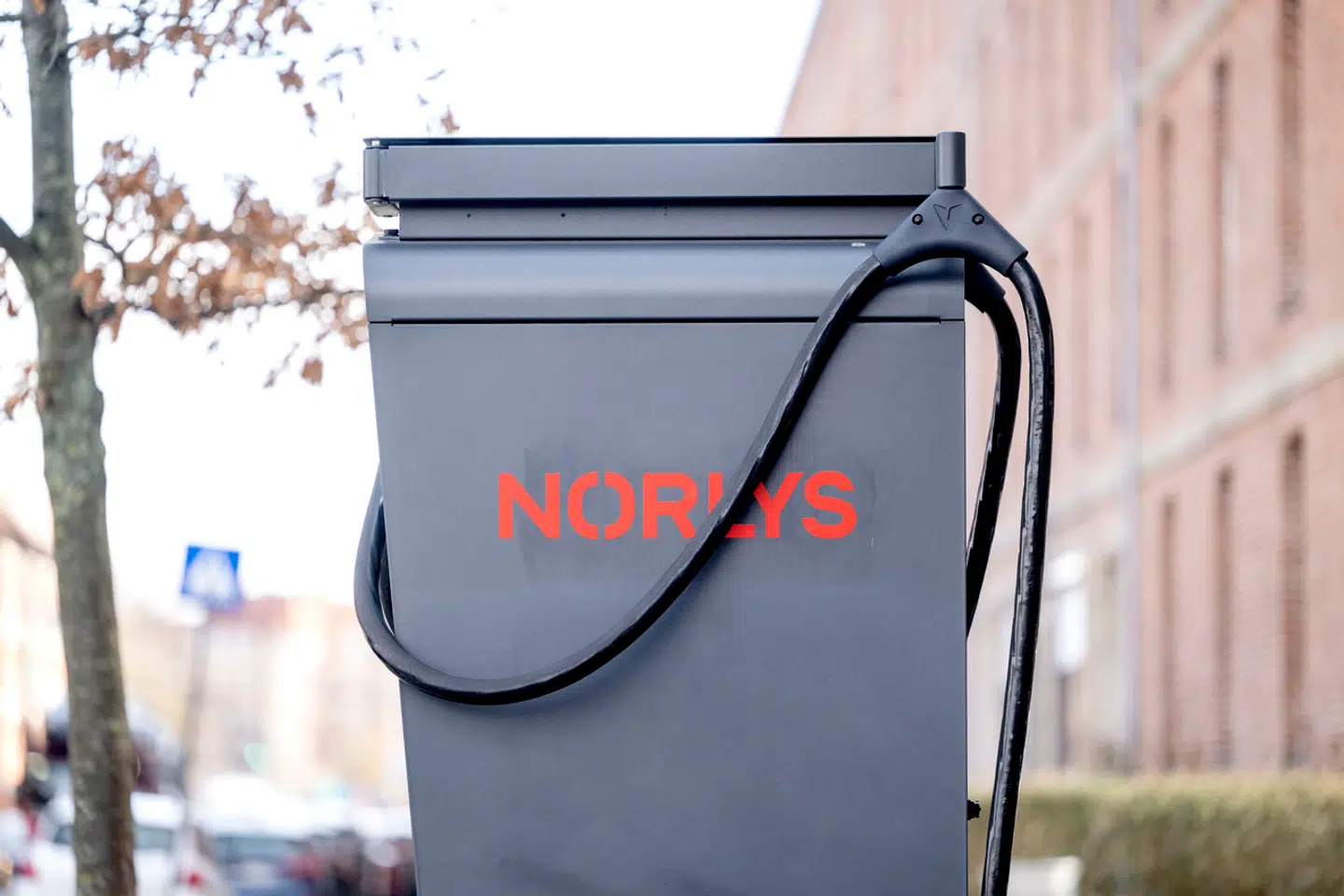 Prisen for offentlig opladning hos Norlys falder både for normal- og lynladere i den kommende uge.