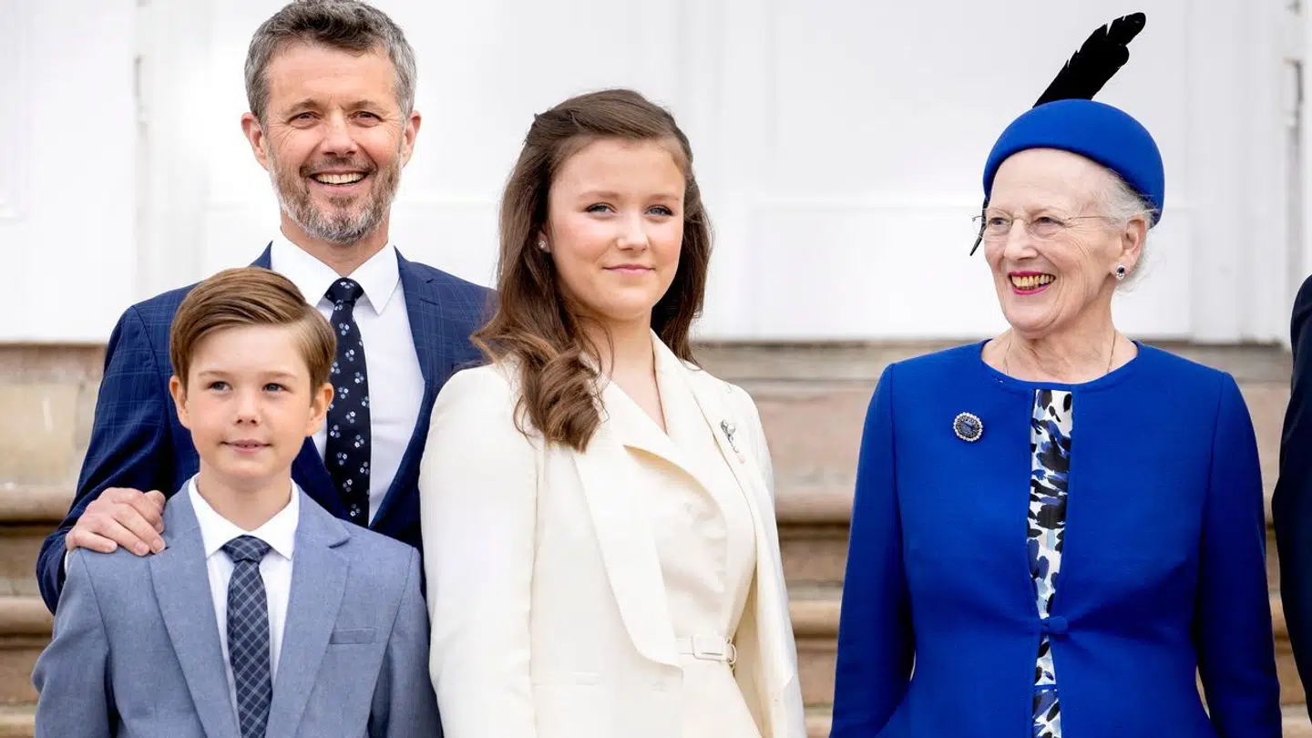 Prinsesse Isabella stillede selvsikkert op foran pressen og svarede på spørgsmål ved sin konfirmation.