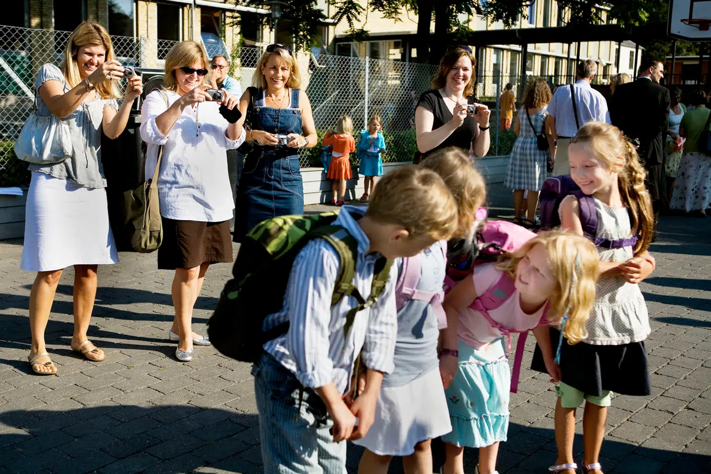 Selvom første skoledag officielt først er 1. august, så er flere børn allerede rykket fra børnehave til sfo flere måneder før den store dag. Men de mange skift fører til stigende mistrivsel, advarer regeringens eget råd.