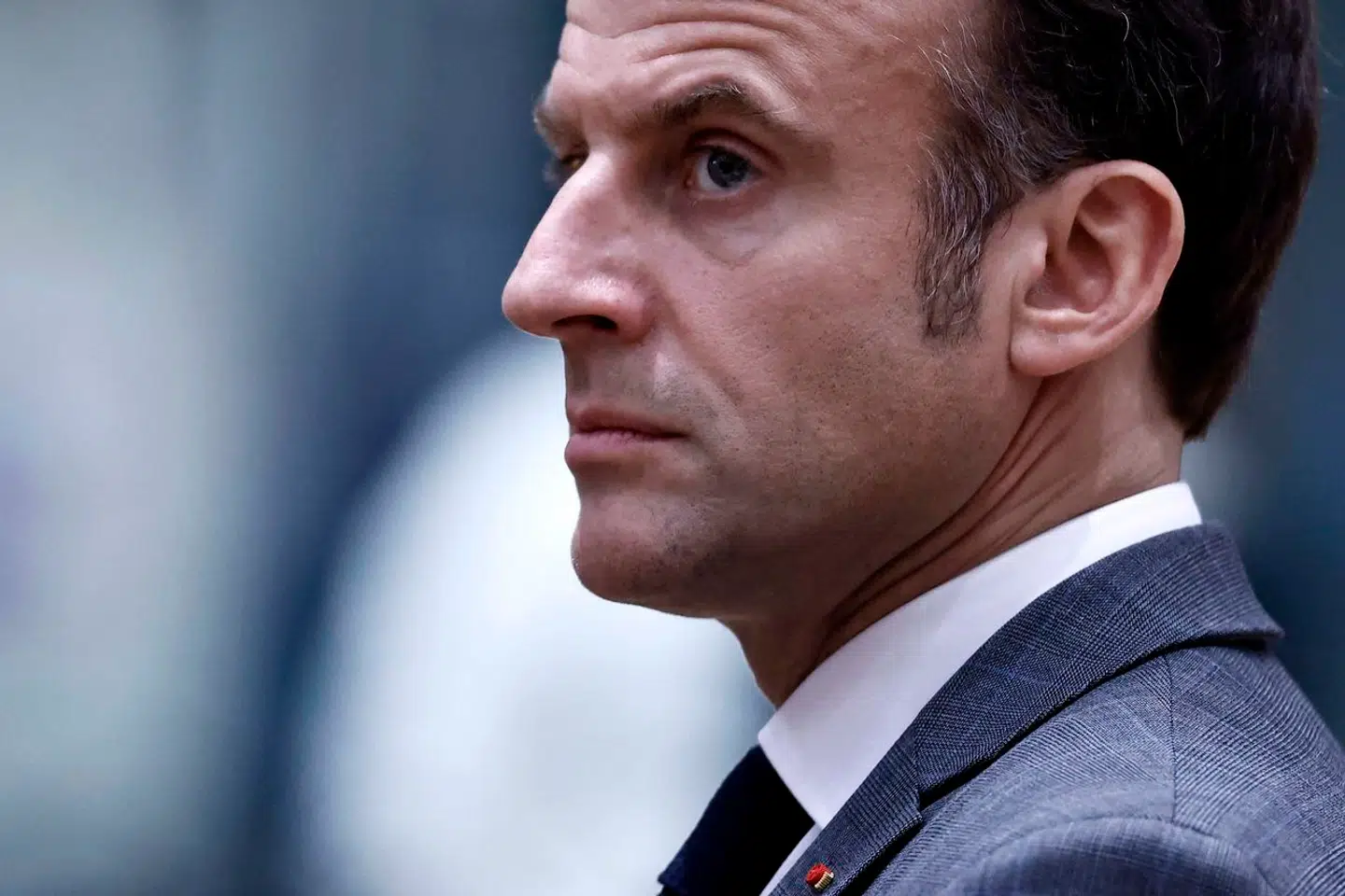 Emmanuel Macron har igen vakt opsigt med en »dødelig« diagnose af Europas mulighed for at forsvare sig selv. Han kan begynde med at feje for egen dør, lyder modsvaret.