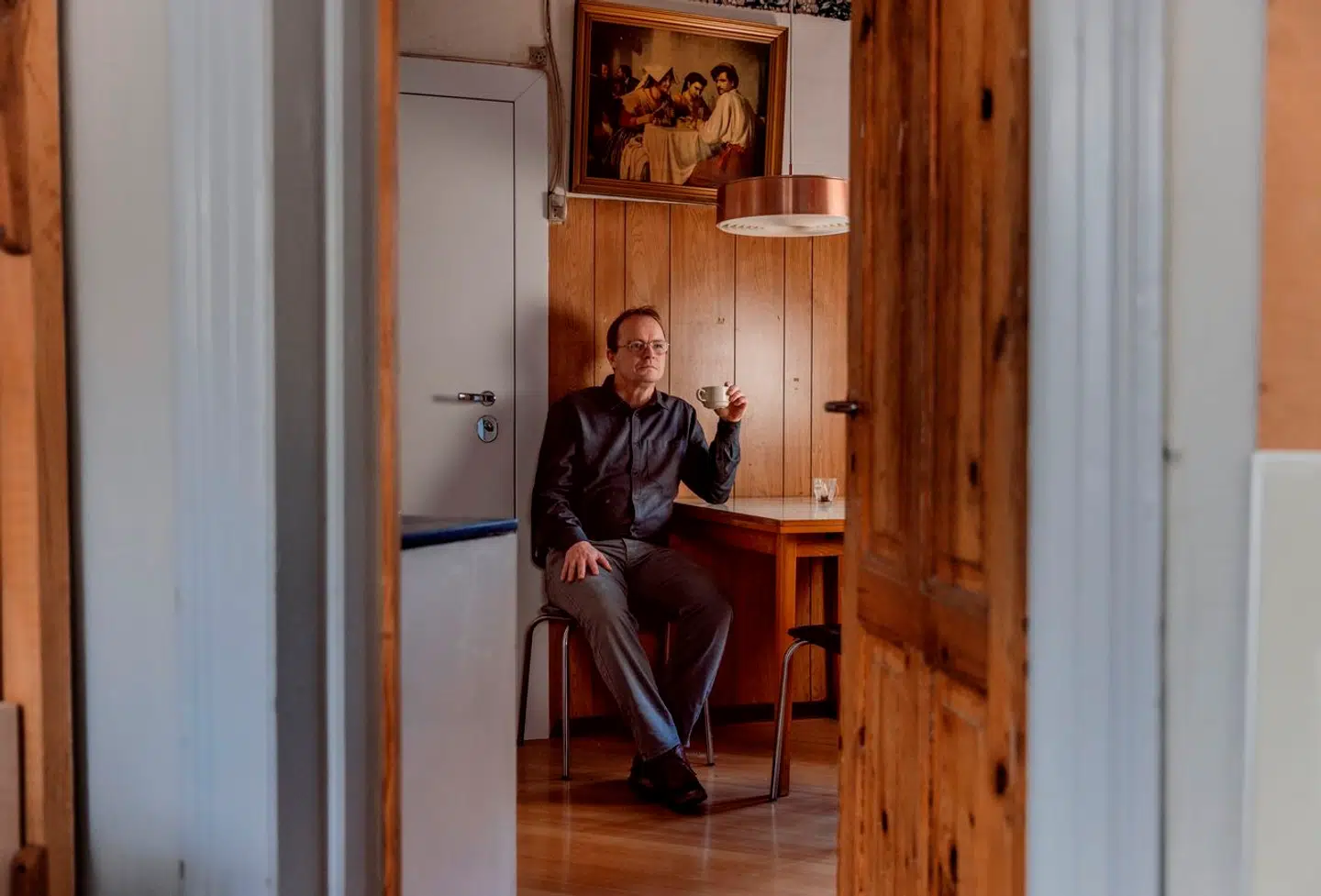 Peter Adolphsen har endnu en gang beriget dansk litteratur med et tragisk, muntert og vildt stykke kontrolleret vanvid.