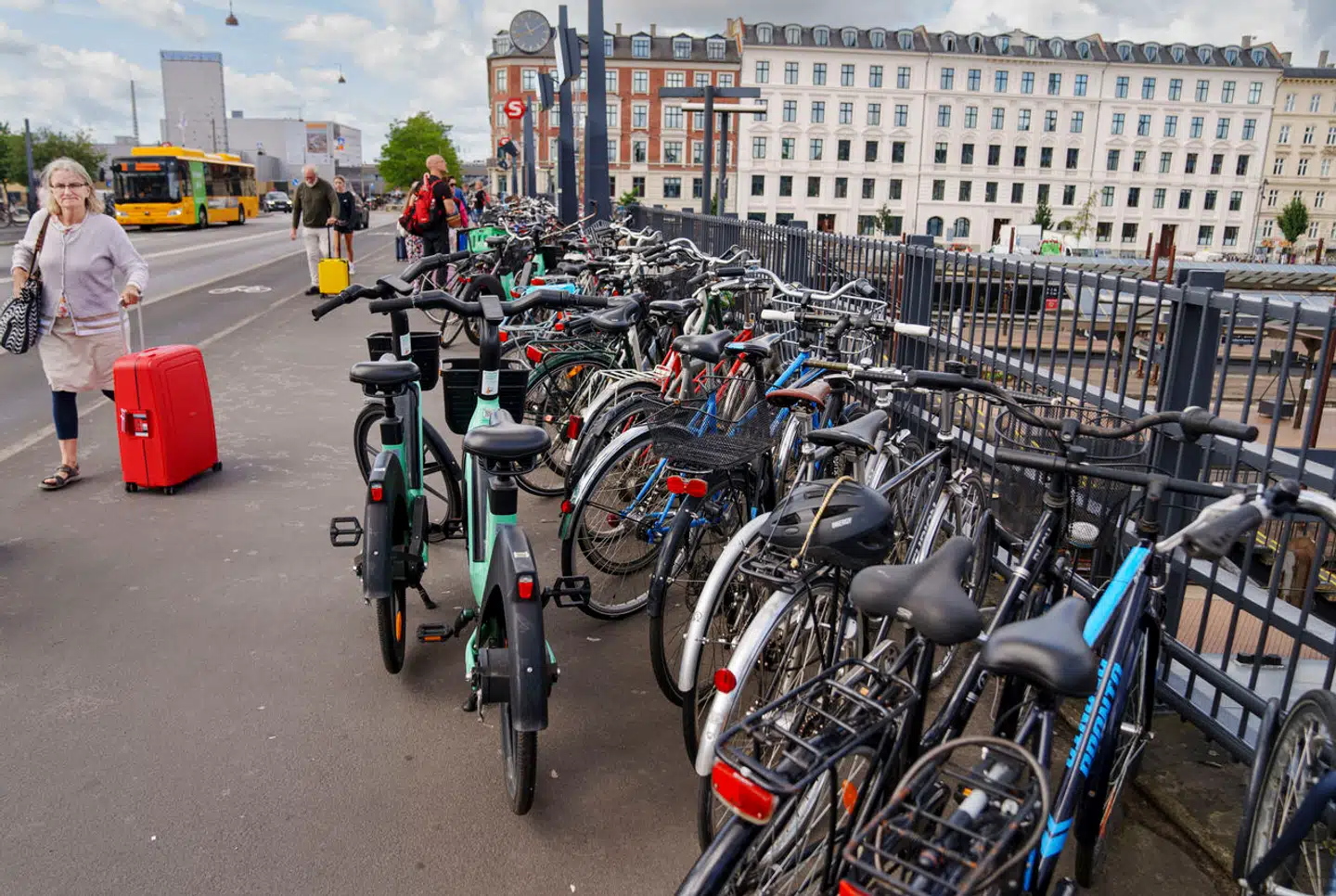 Cykelparkering omkring Hovedbanegården i København tirsdag den 18. juli 2023.