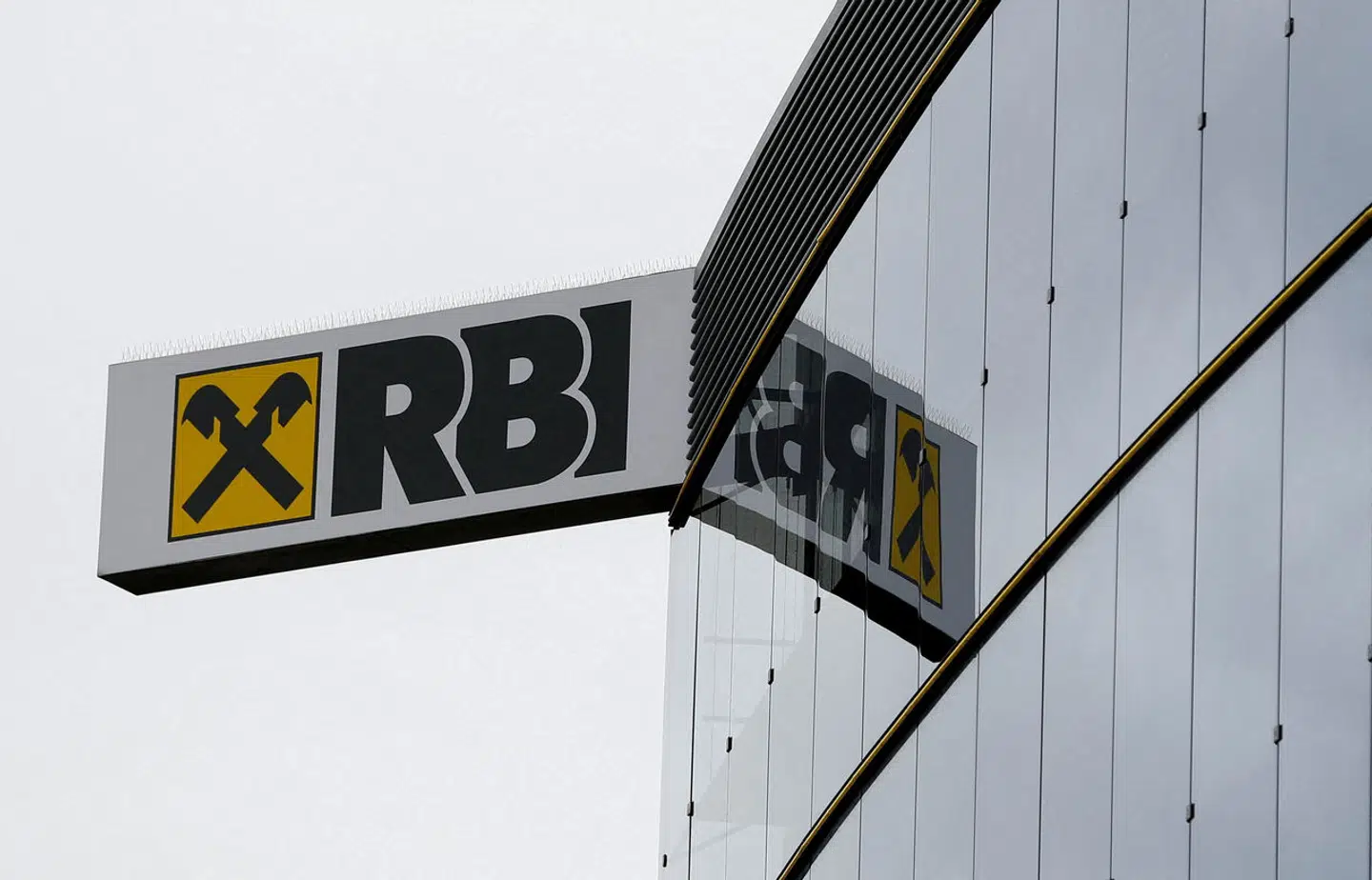 Raiffeisen Bank Internationals russiske overskud blev mere end tredoblet til 1,8 milliarder euro mellem 2021 og 2023 og udgør halvdelen af den østrigske koncerns samlede overskud.
