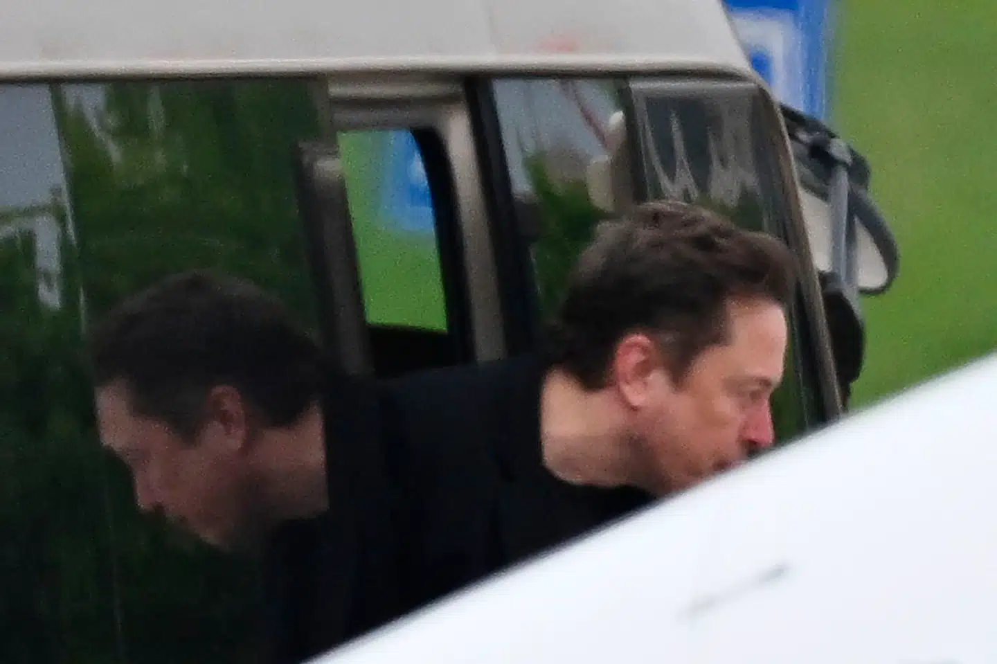 Administrerende direktør for Tesla Elon Musk har landet en usædvanlig aftale over weekenden. Nu stiger virksomhedens markedsværdi markant.