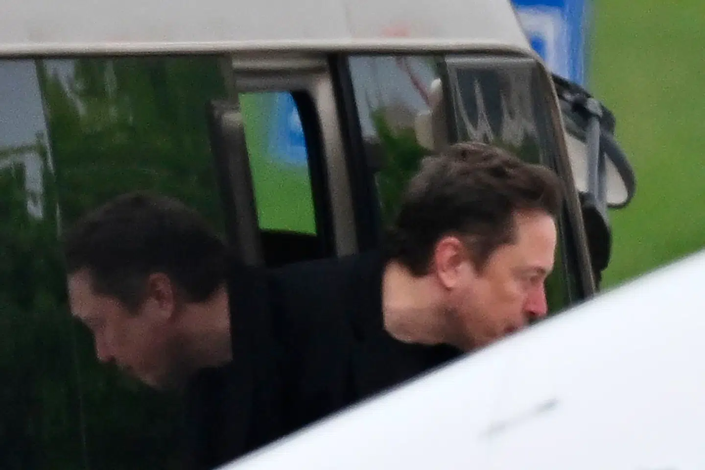 Administrerende direktør for Tesla Elon Musk har landet en usædvanlig aftale over weekenden. Nu stiger virksomhedens markedsværdi markant.