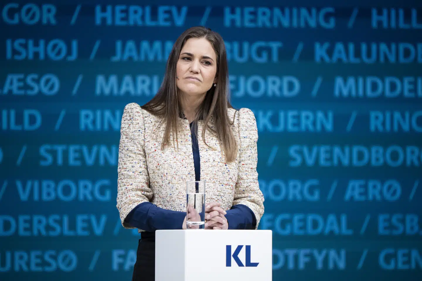 Digitaliseringsminister Marie Bjerre (V) taler under et kommunalpolitisk topmøde om kunstig intelligens. Nu kritiserer hun Dansk Folkepartis brug af deepfake. (Arkivfoto).