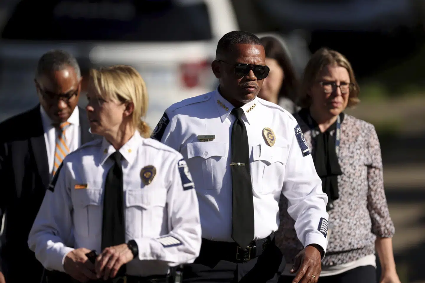 Betjente fra politienhederne U.S. Marshals Task Force og Department of Adult Correction var i gang med at efterforske en sag om besiddelse af skydevåben i en forstad til Charlotte i USA, da fire betjente blev dræbt.