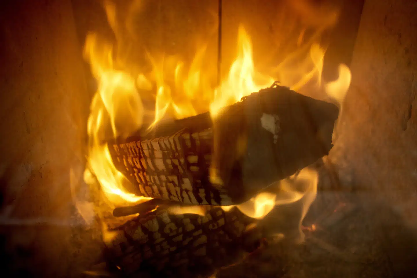 Røgen fra brændeovne kan være sundhedsskadelig. (Arkivfoto).