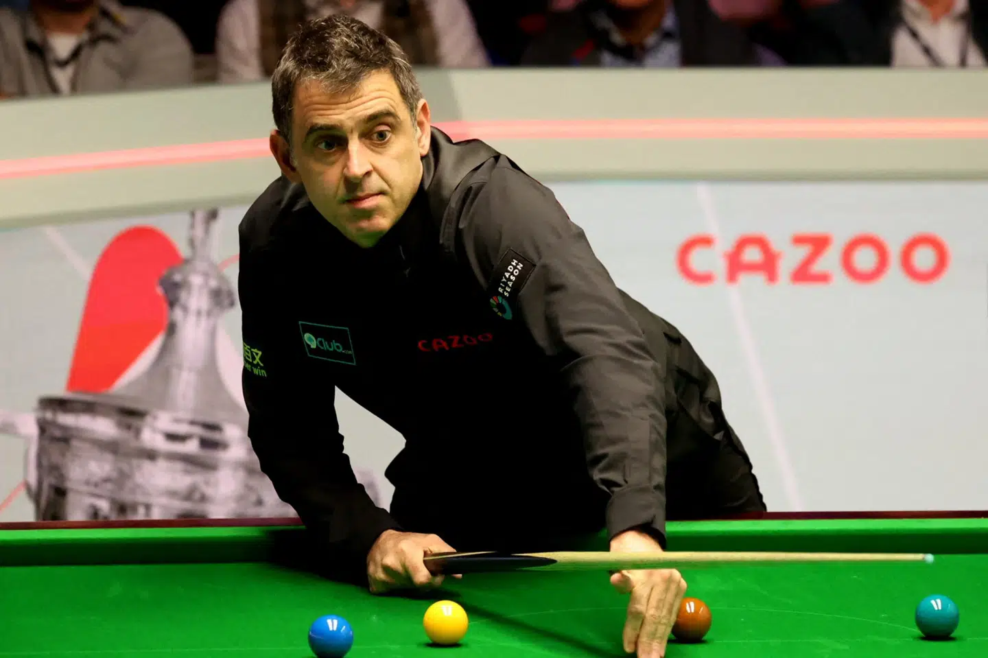 Ronnie O'Sullivan analyserer et snookerbord hurtigere en de fleste. Hans hurtige spil har gjort ham til en publikumsdarling og samtidig sikret ham en plads i Guinness Rekordborg for det hurtigste maksimumbreak i sporten. Fem minutter og otte sekunder tog det ham ved VM i 1997 at rydde alle røde baller efterfulgt af sort for slutteligt at putte alle farverne i korrekt rækkefølge.