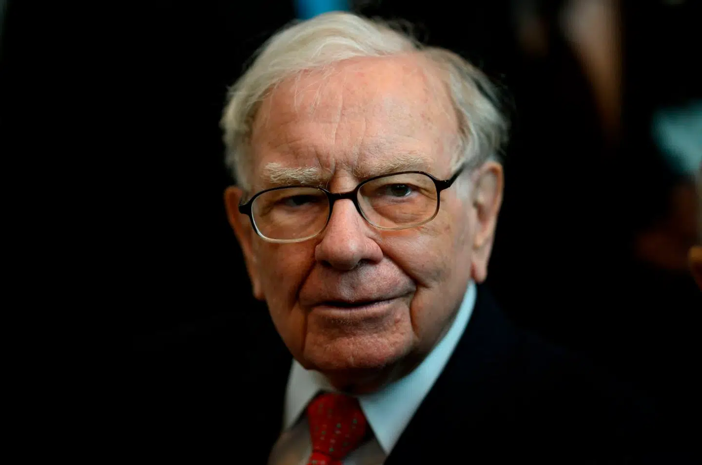 I et halvt år har ingen vidst, hvad investeringsfænomenet Warren Buffett har brugt et tocifret milliardbeløb på. Det har han nu løftet sløret for.