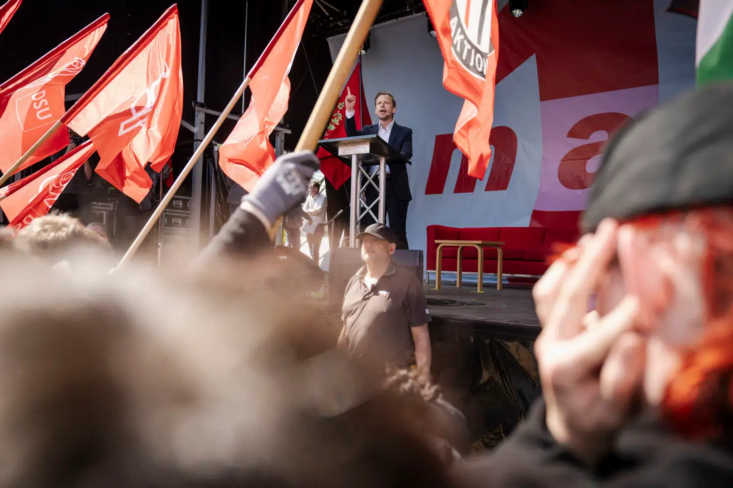 »Der er kommet utallige måder at engagere sig i den offentlige debat og alligevel stiger frustrationen over demokratiet, og populismen vokser,« siger Lea Friedberg. På billedet Peter Hummelgaard (S).