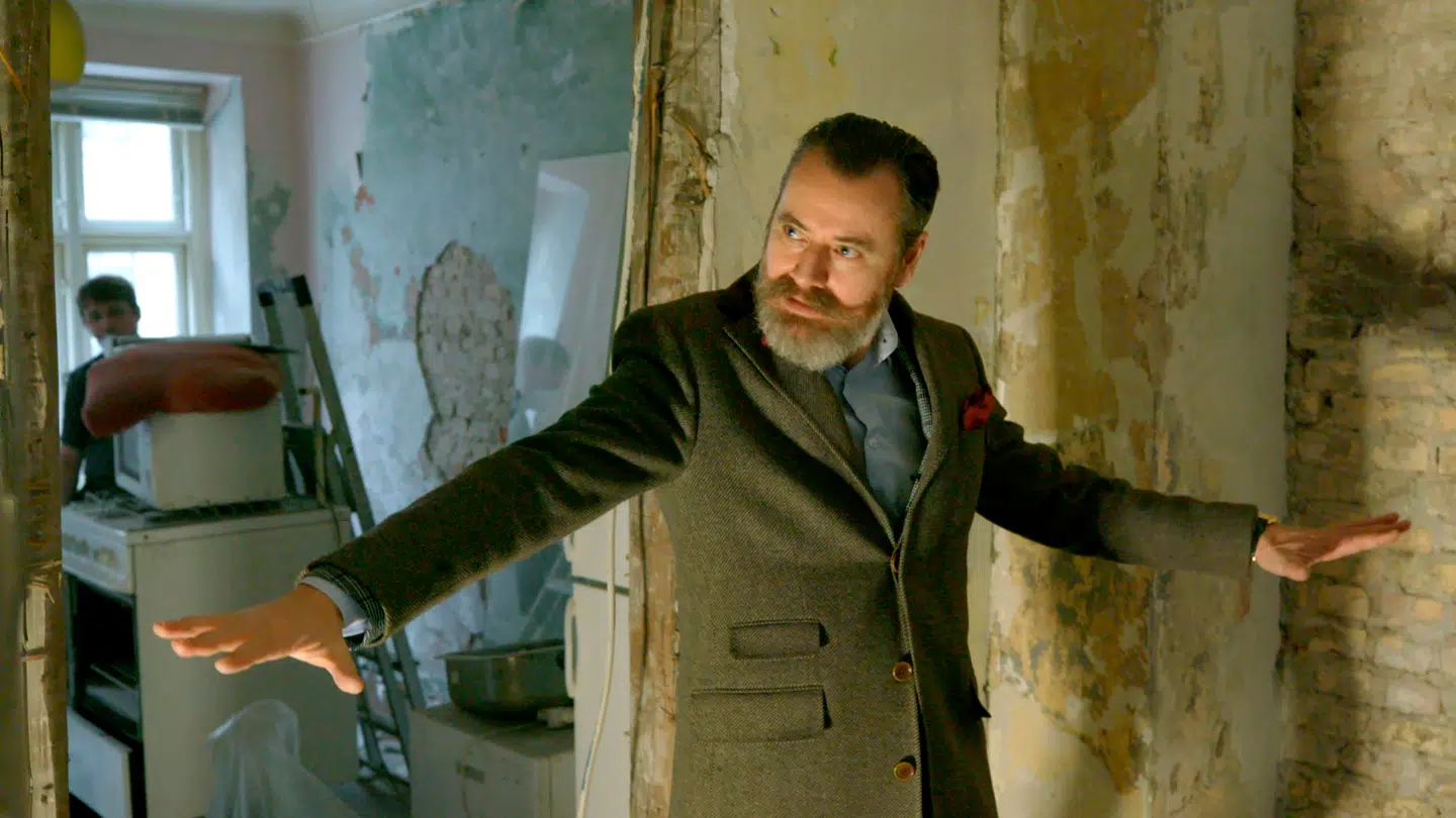 Lars Elbæk er ejendomsmægler – blandt andet kendt fra TV 2-programmet 'Fra 1-værelses til strandvejsvilla'. Foto: Impact tv ApS