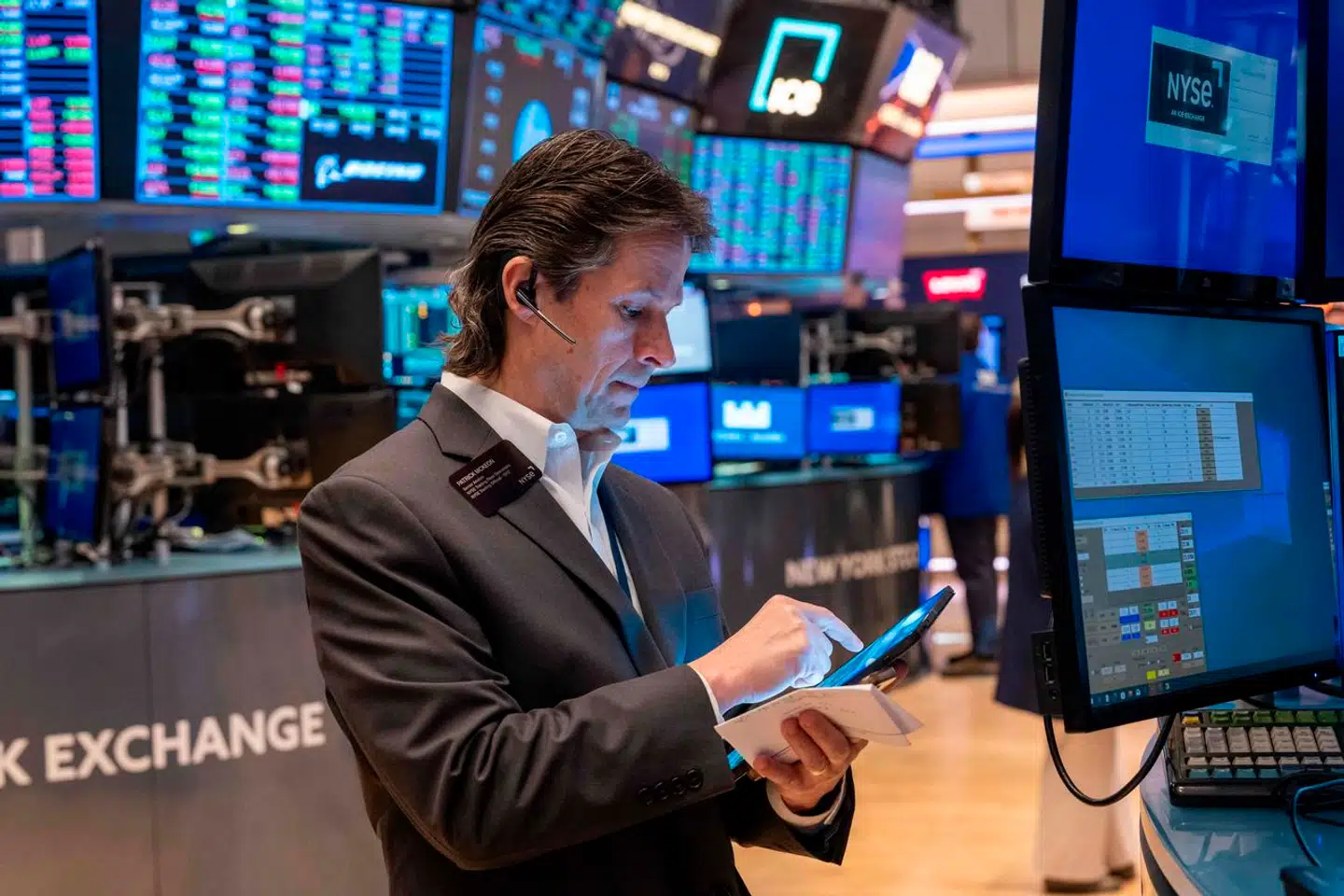 Der er store bevægelser i de danske aktier fredag. Novo Nordisk er igen blandt de store tabere, men ellers er life science-selskaberne i hopla.