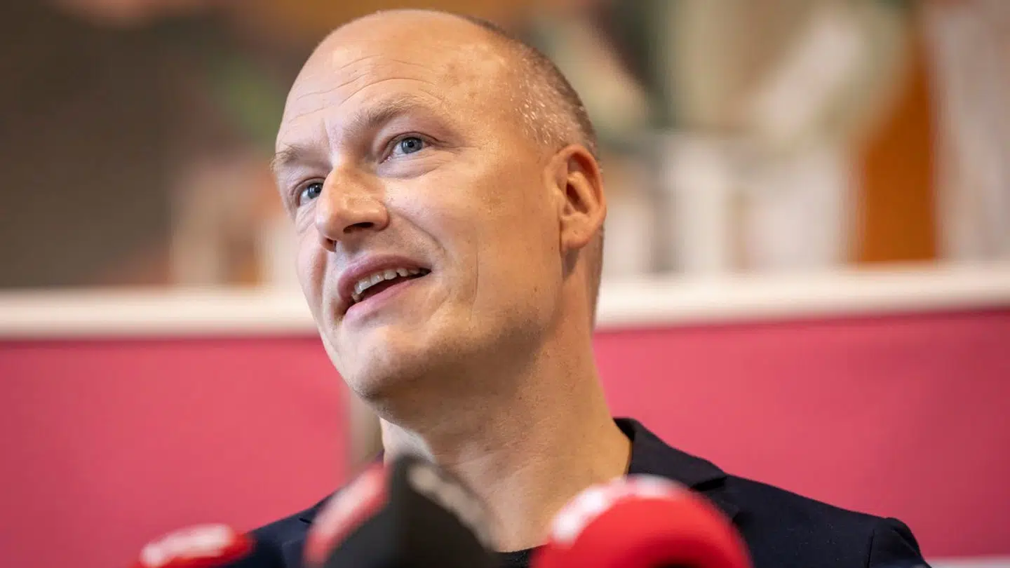 Pelle Dragsted vil ikke kommentere et kontroversielt forslag fra baglandet, der skal behandles på Enhedslistens årsmøde i denne weekend.