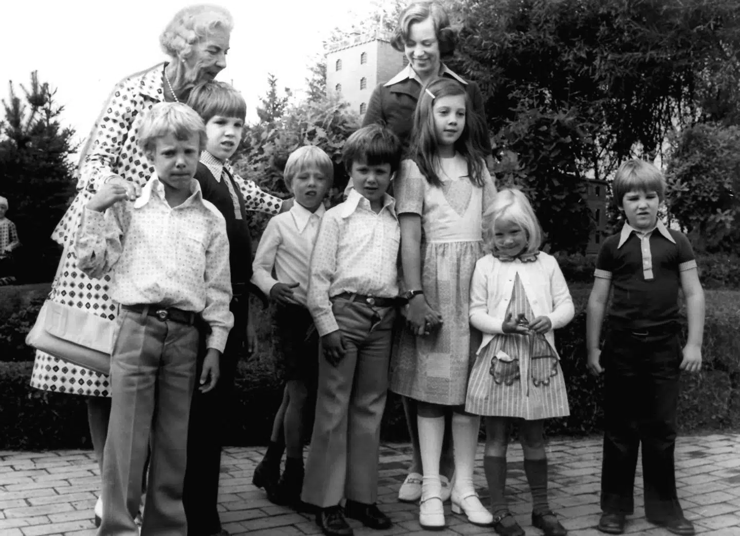For en tid måtte prinsesse Benedikte og børnene søge tilflugt i Danmark. Her ses de med dronning Ingrid og fætre og kusiner i Legoland.