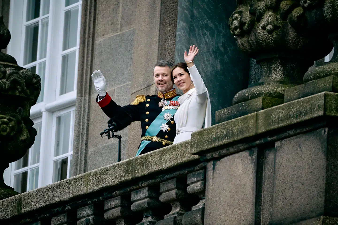 »Pointen omkring Kongehuset er vel netop, at der ikke er tale om en person, men om en institution, som er demokratisk godkendt gennem vores grundlov, som jo kan ændres, hvis folket ønsker det,« skriver Peter Bøgelund.