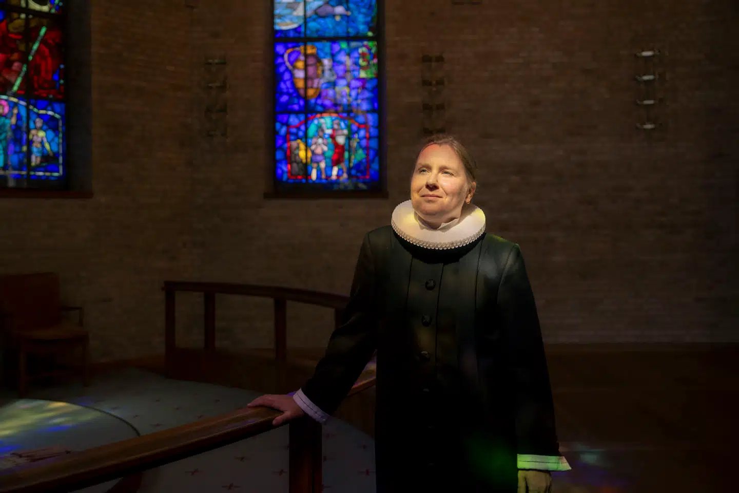 Betina Vejegård har forberedt hundredvis af unge til konfirmationen i lidt over ti år. Men noget ved de unge mennesker har ændret sig inden for de seneste fem år. Der er nemlig blevet skruet mere og mere ned for meget af det, der tidligere har givet de danske konfirmationer minibryllupsbetegnelsen.