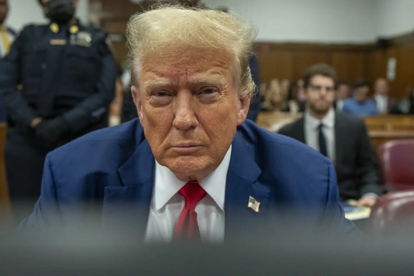 Trump har igen-igen fået bøde for udtalelser under retssag. Her ses den tidligere præsident og nuværende præsidentkandidat mandag.