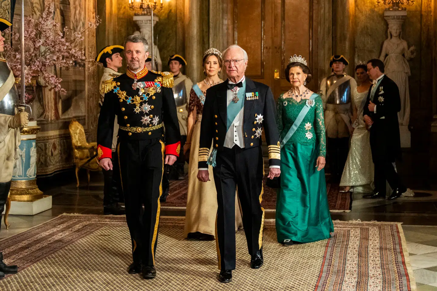 Kong Frederik ankom først af de kongelige til statsmiddagen, hvor han holdt en udsædvanlig, men vellykket tale.