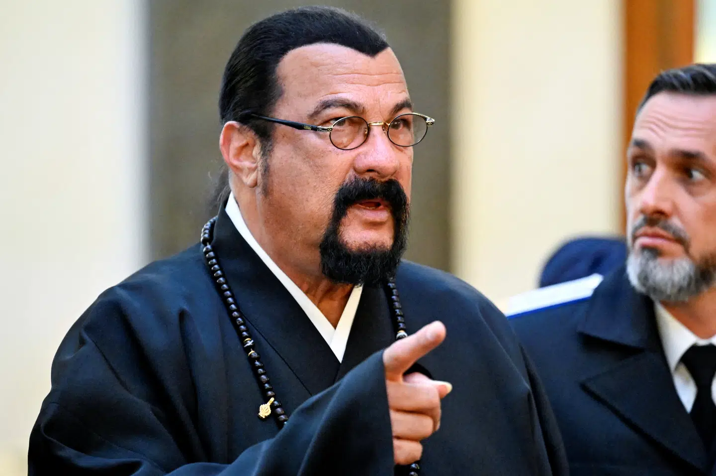 Den amerikanske skuespiller Steven Seagal deltager i indsættelsesceremonien i Moskva.