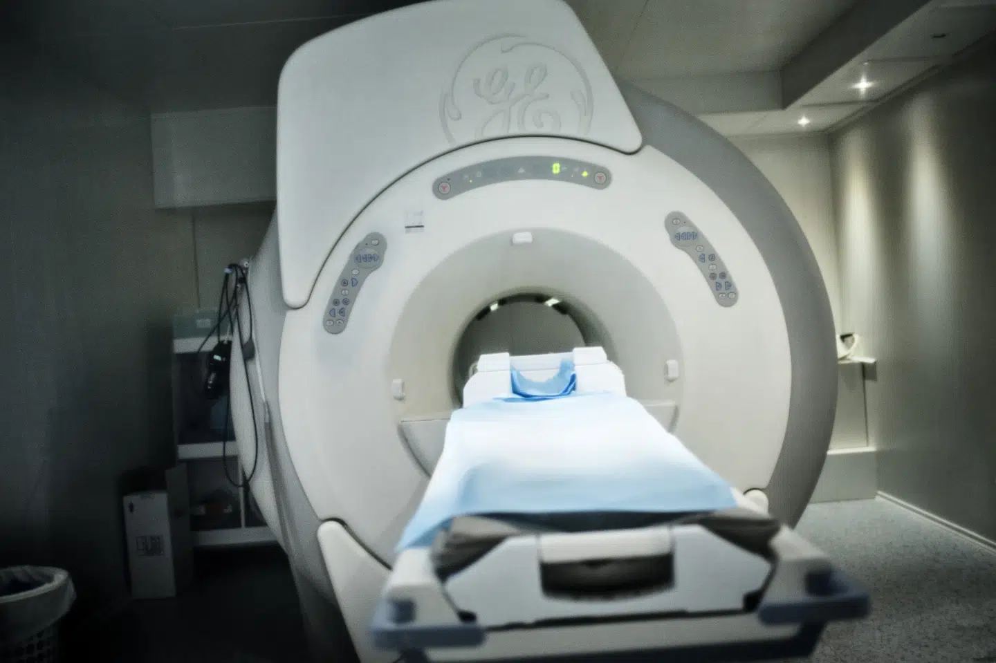 Ved hjælp af en MR-scanner har danske forskere fra Dansk Hovedpinecenter på Rigshospitalet Glostrup fundet, at personer med migræne har en anderledes struktur i hjernen end personer uden migræne. (Arkivfoto).