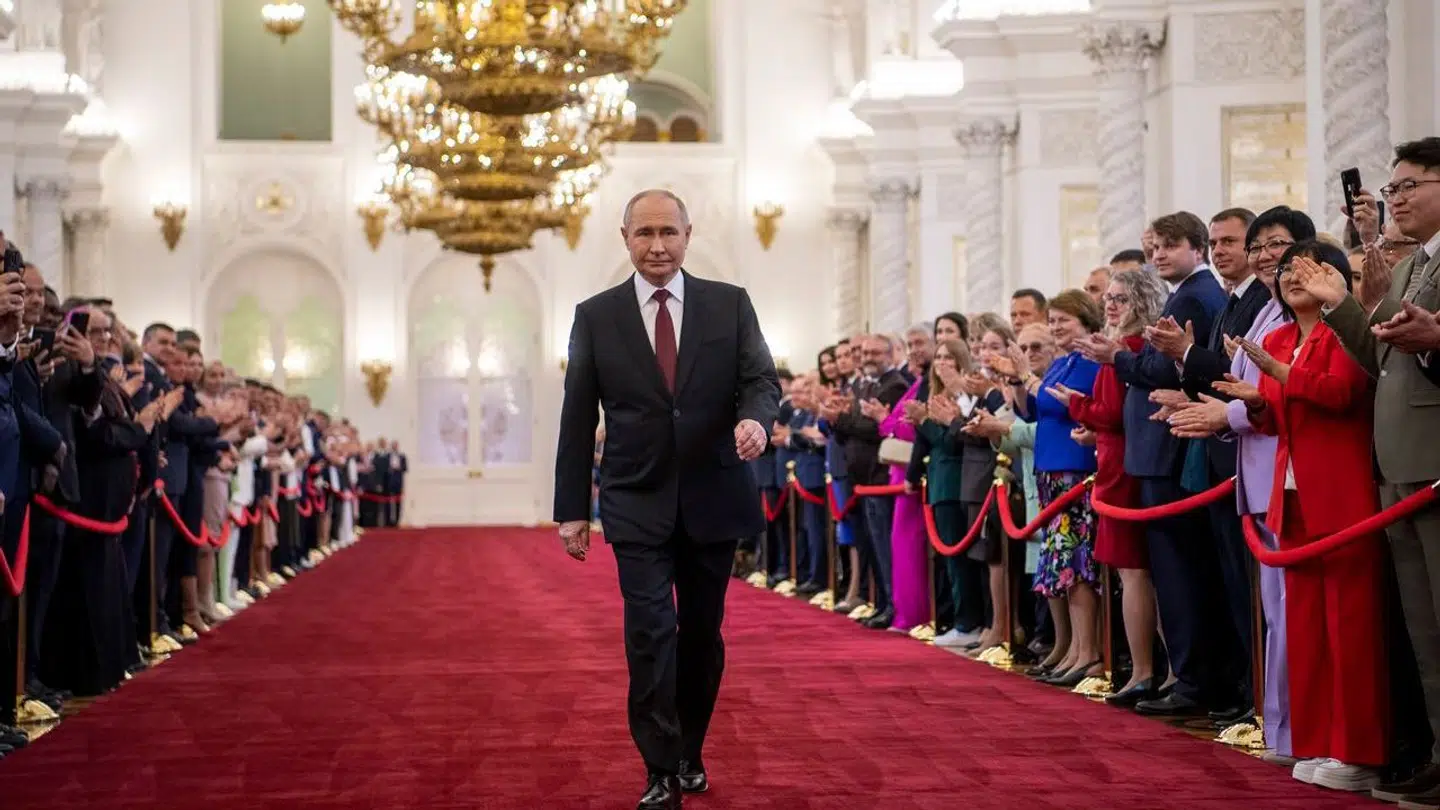 Putin er nu officielt indsat til sin femte periode som præsident i Rusland.