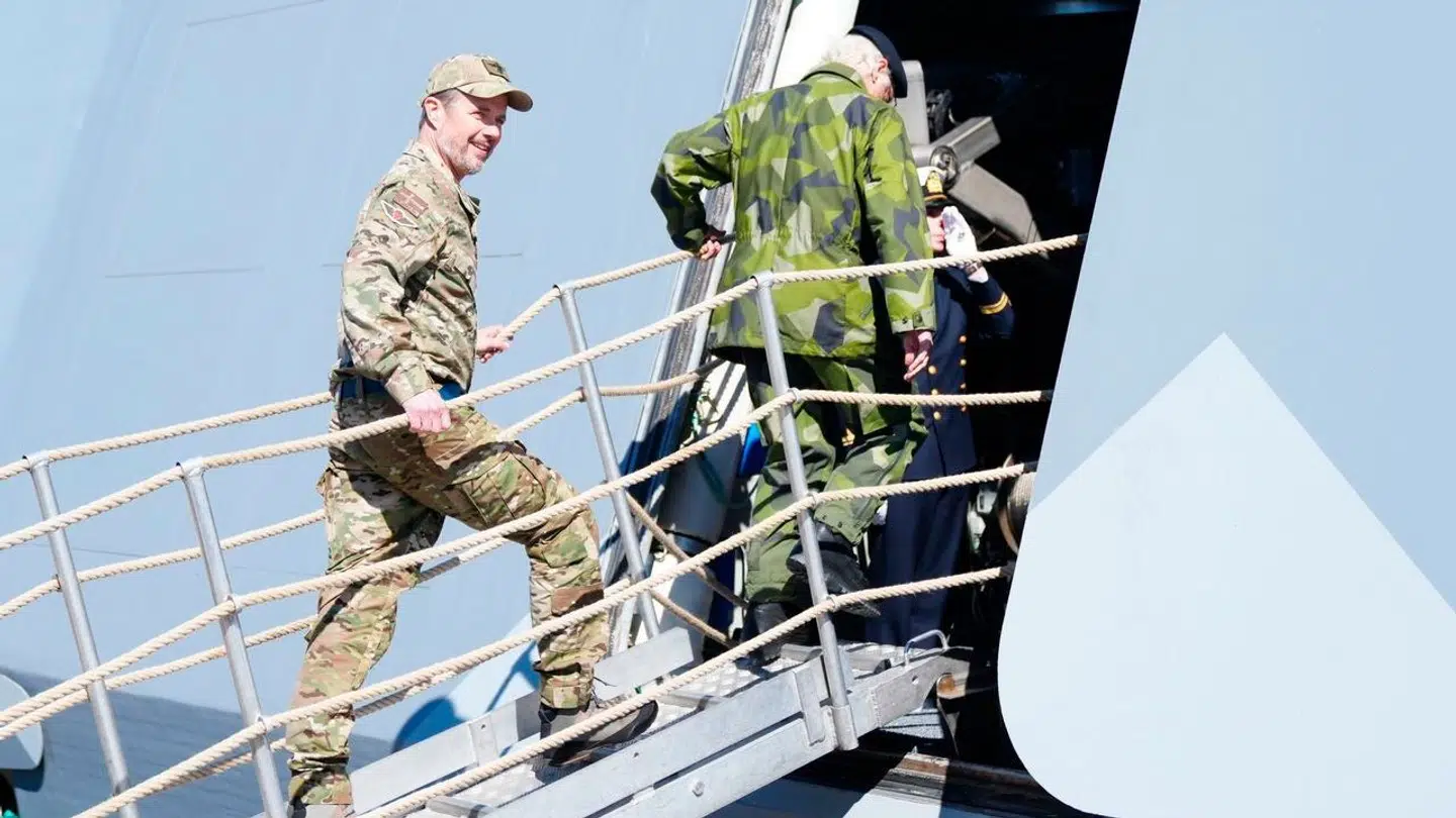 Kong Frederik besøgte tirsdag en flådestation.
