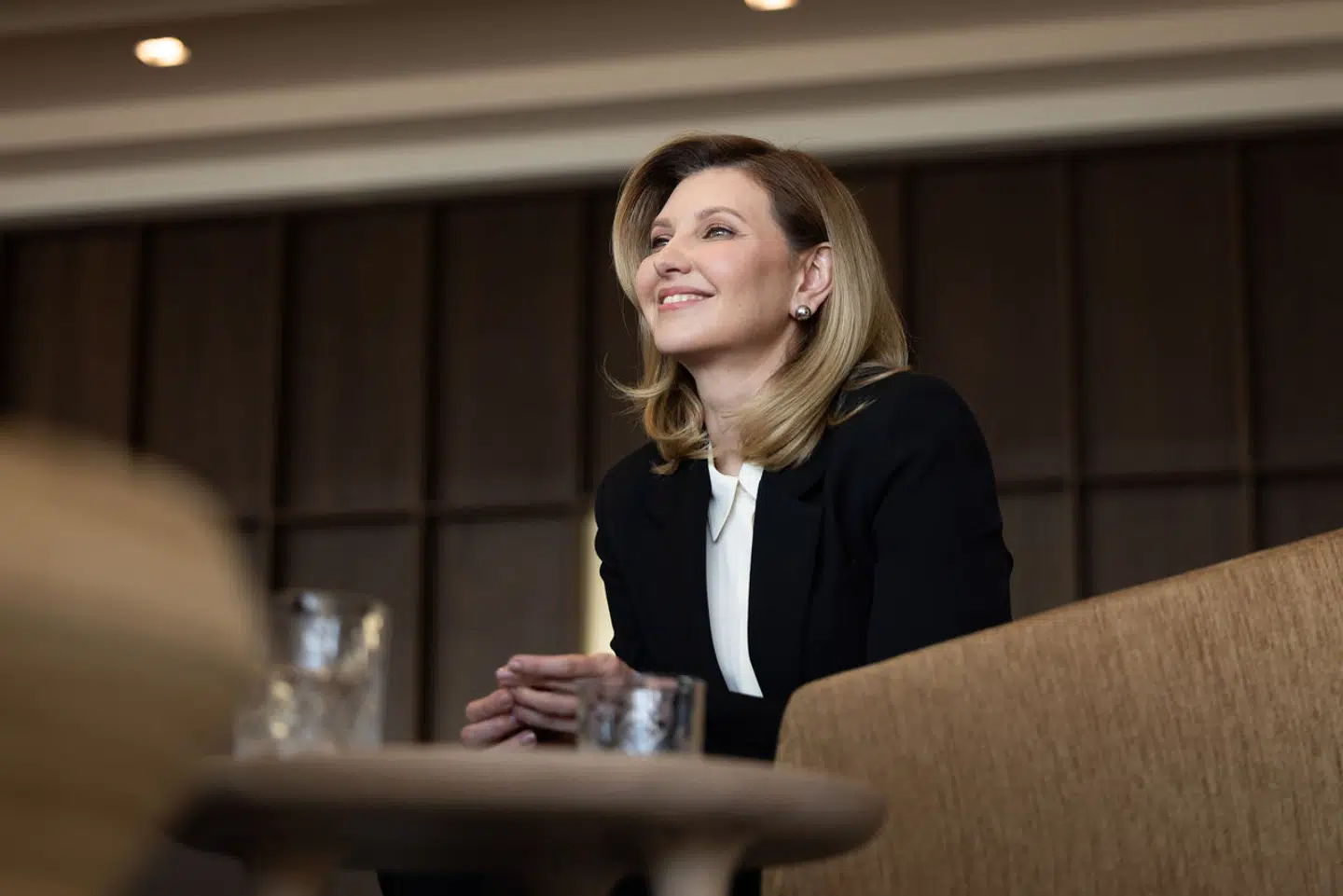 En løgn har længe spredt sig om Olena Zelenska. Nu har The Economist gennemgået, hvordan løgnen gnavede sig ind i fortællingen om Ukraines førstedame.