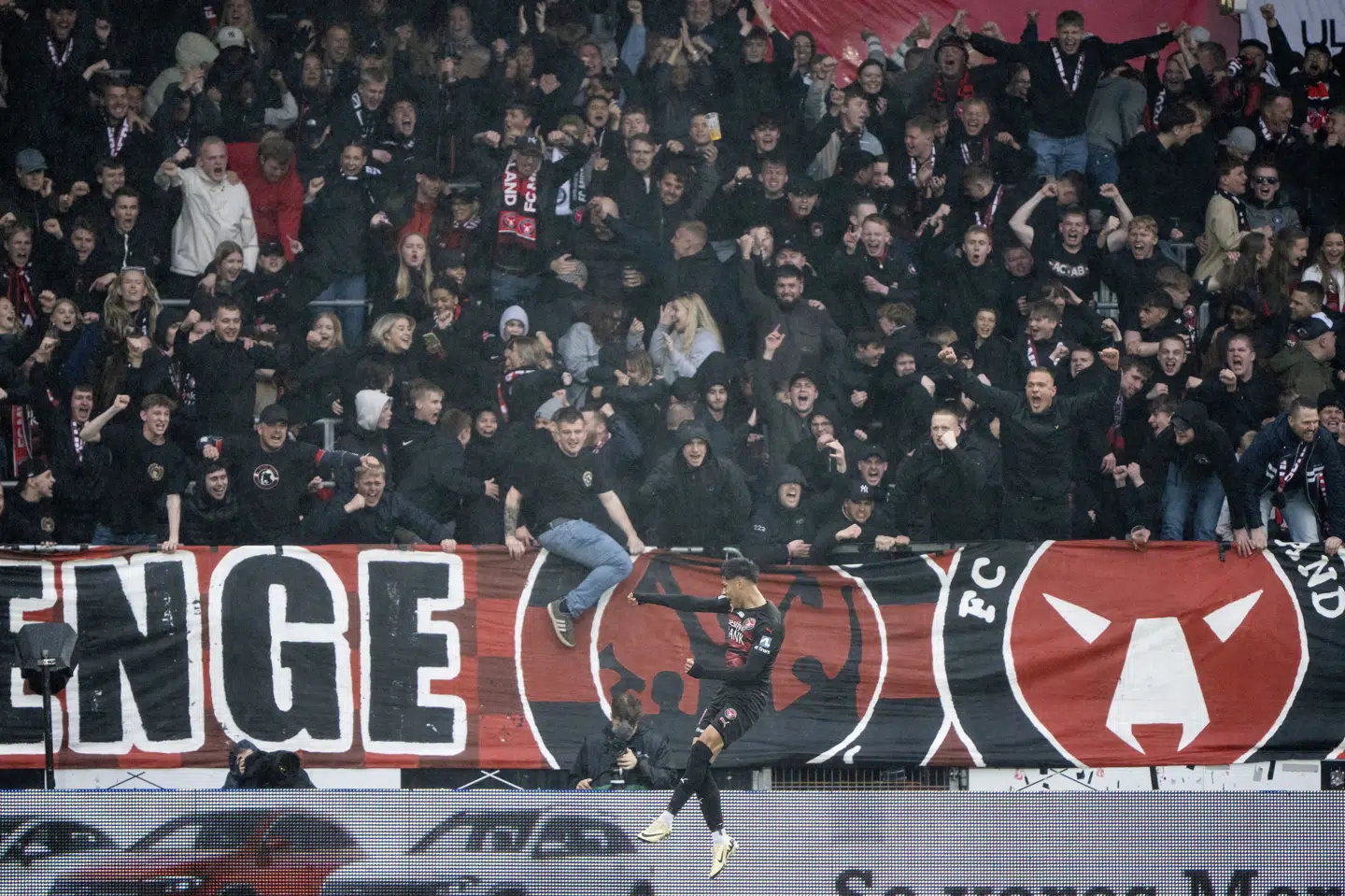 FC Midtjylland er i øjeblikket med i kampen om det danske mesterskab på herresiden. I fremtiden vil FCM også have et kvindehold i den bedste række. (Arkivfoto).
