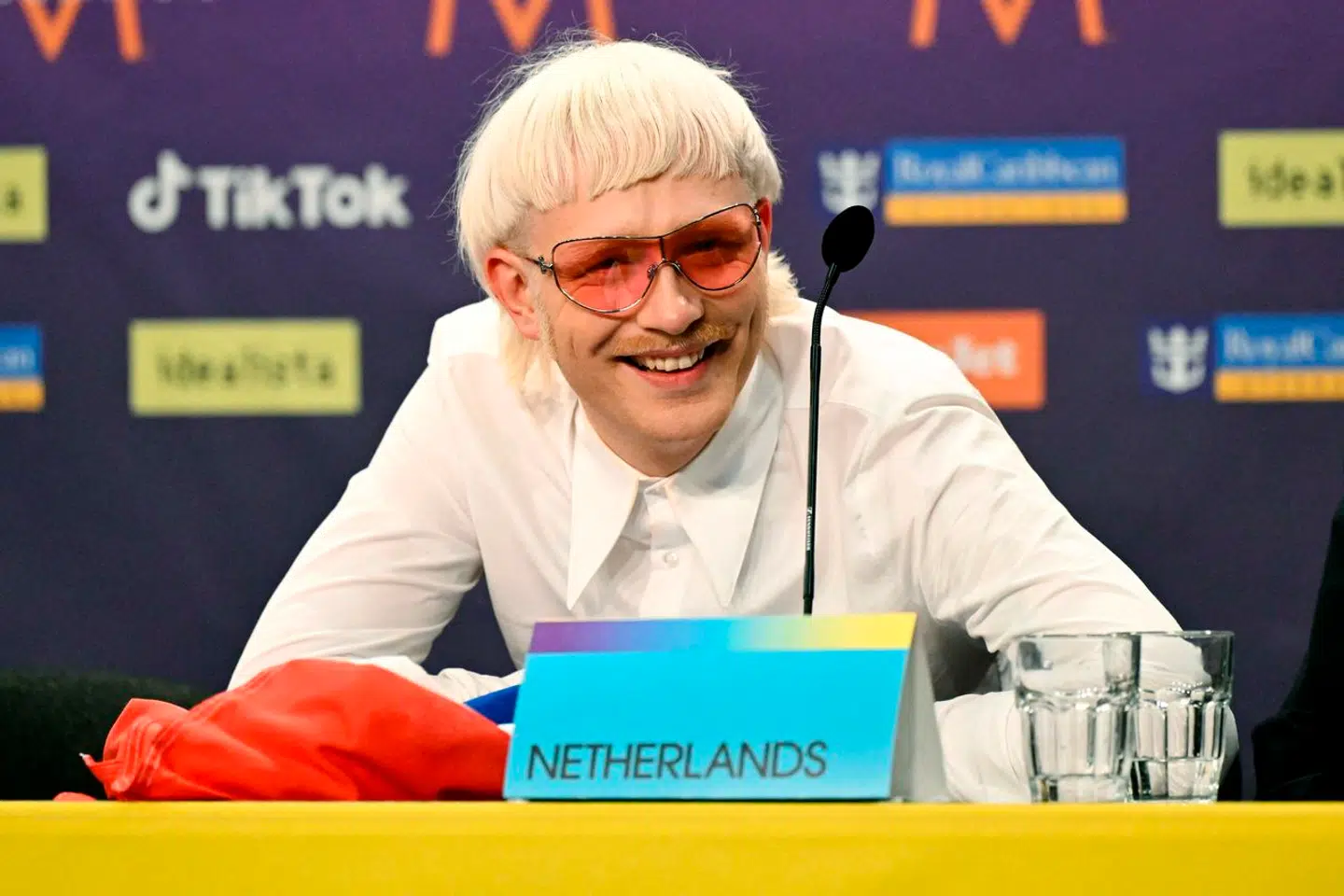 Her ses Joost Klein på et pressemøde efter torsdagens semifinale.