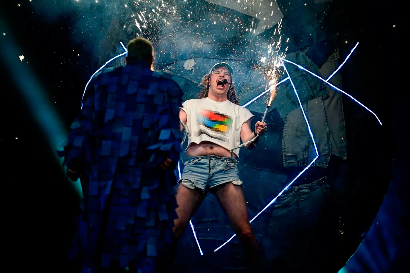 Finland er repræsenteret i Eurovision-finalen ved den finske visuelle kunstner og DJ Teemu Keriseri, bedre kendt som Windows95man, med sangen »No rules!«. Nu kræver demonstranter, at Finland dropper sin deltagelse, så længe Israel deltager i finalen.