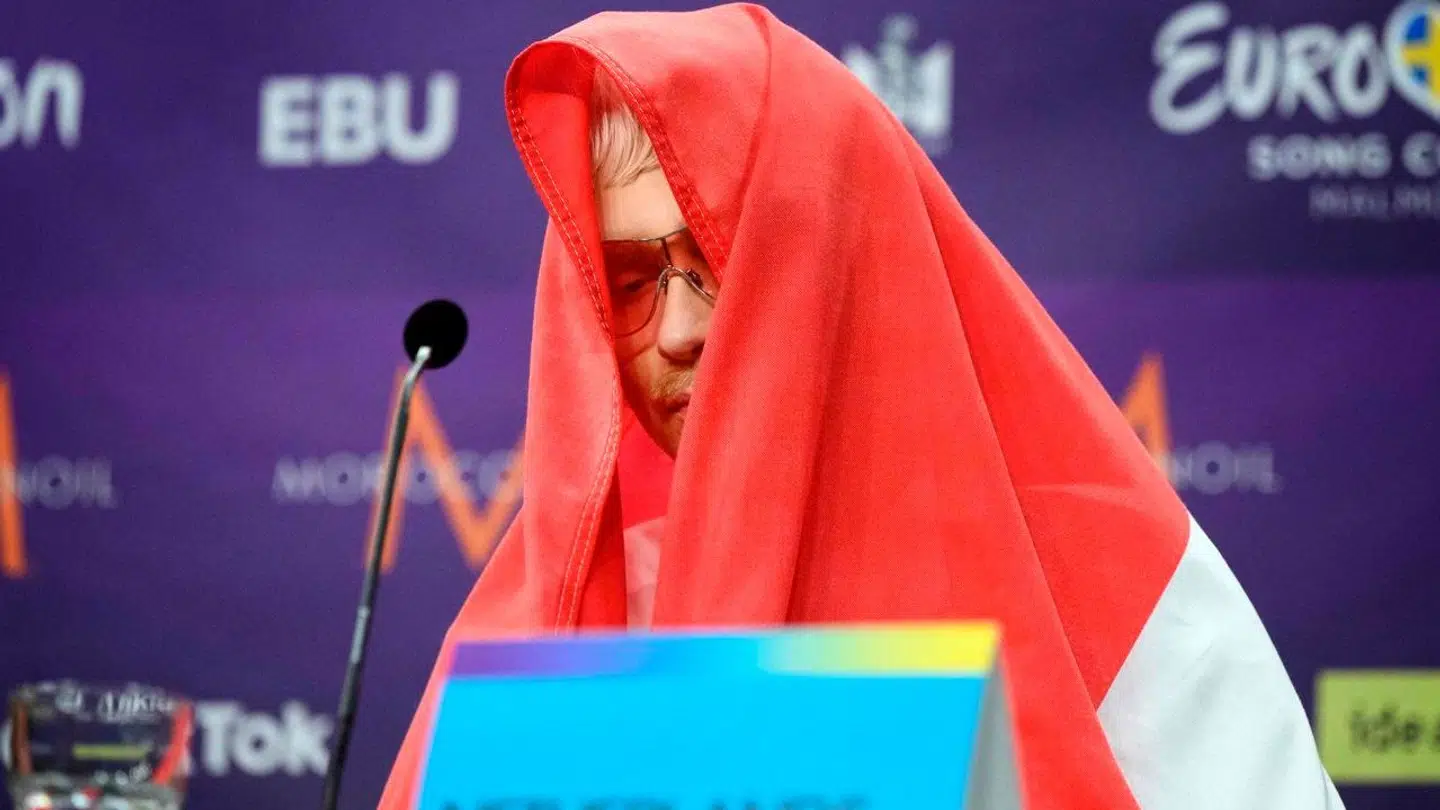 Her ses Joost Klein til et pressemøde efter torsdagens semifinale.