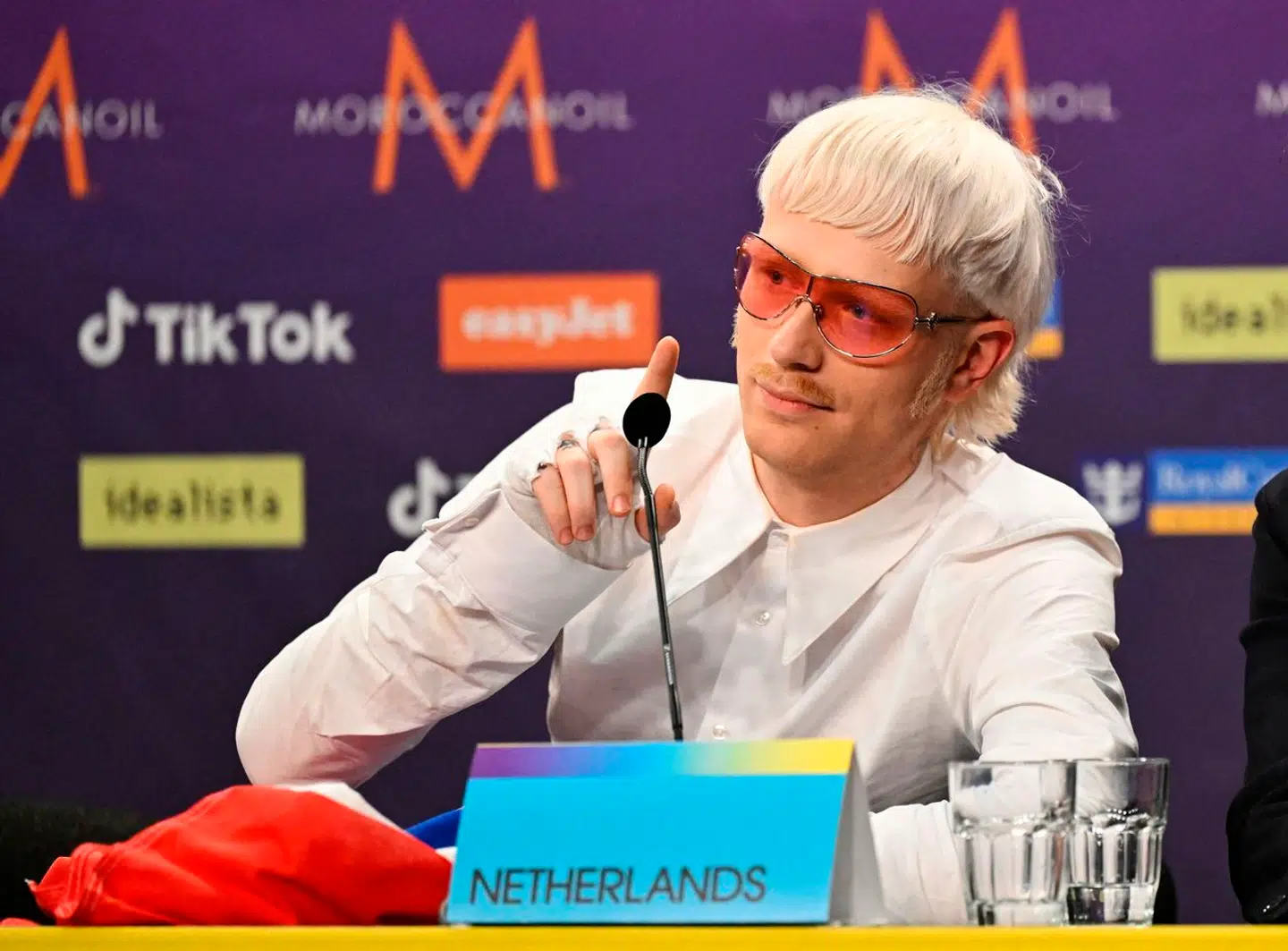 Den hollandske sanger Joost Klein er lørdag blevet smidt ud af Eurovision.