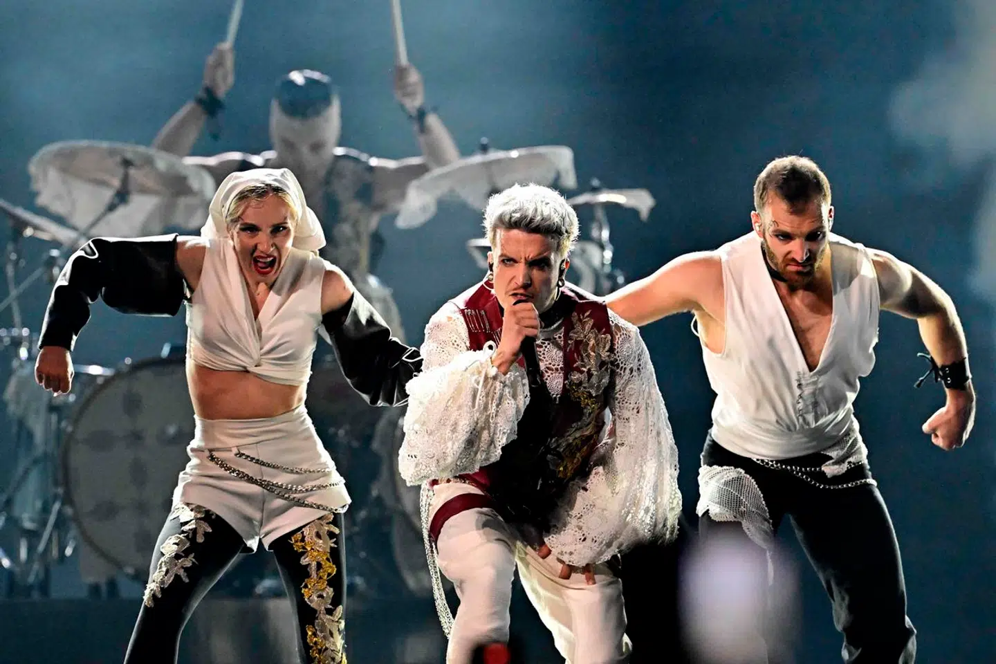 Her ses Baby Lasagna på scenen under Eurovision-finalen.