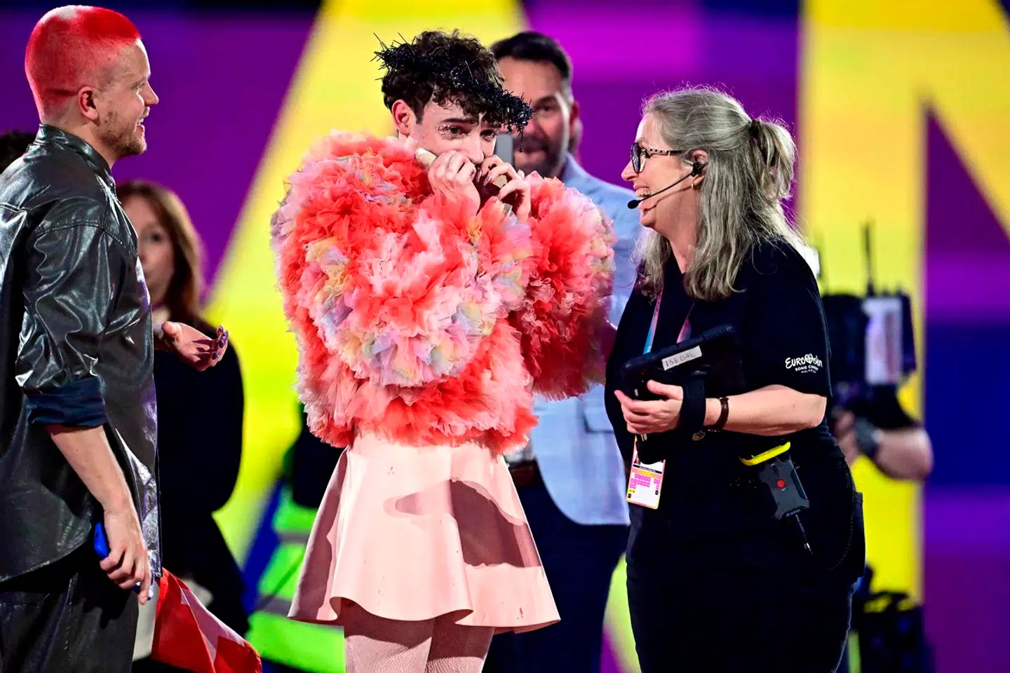 Her ses Nemo på scenen efter sin sejr i Eurovision.