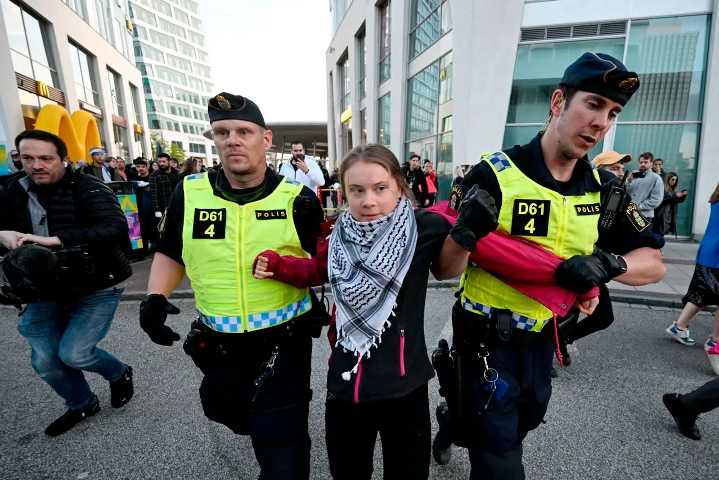 Den svenske klimaaktivist Greta Thunberg var én af de anholdte under lørdagens demonstrationer.