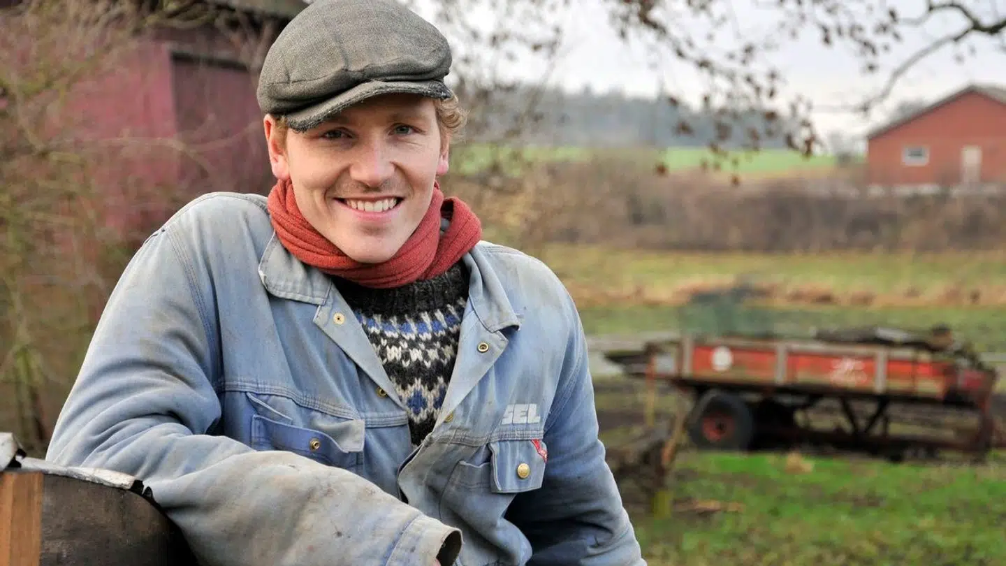 Her ses Bonderøven med navnet Frank Erichsen, der i mange år havde et program på DR, hvor han fortalte danskerne om livet som selvforsynende på hans families gård på Djursland.
