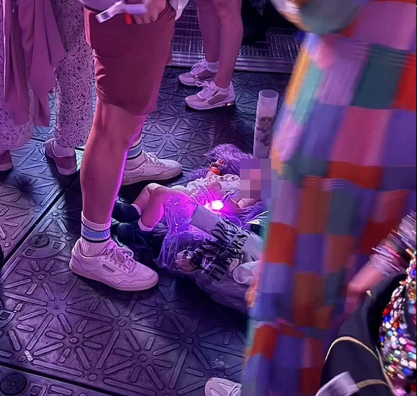 Sådan så det ud til Taylor Swift koncerten i Paris.